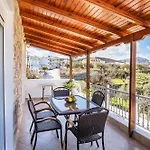 Capital Sea View House * 卡尔帕索斯