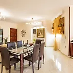 Capital Sea View House 卡尔帕索斯