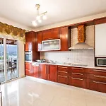 Capital Sea View House *