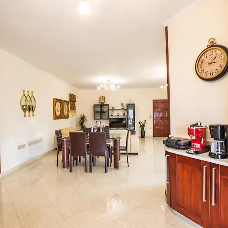 Capital Sea View House Daire *