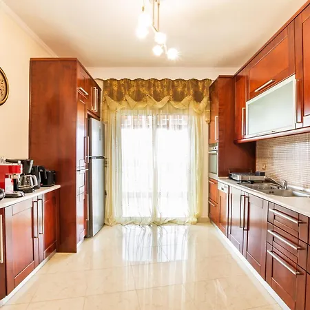 Capital Sea View House *