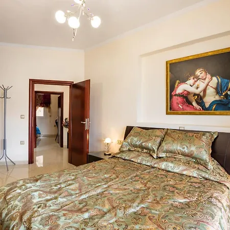 Capital Sea View House *